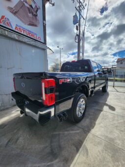 FORD F-350 Lariat Super Duty 6.7L Power Stroke lleno